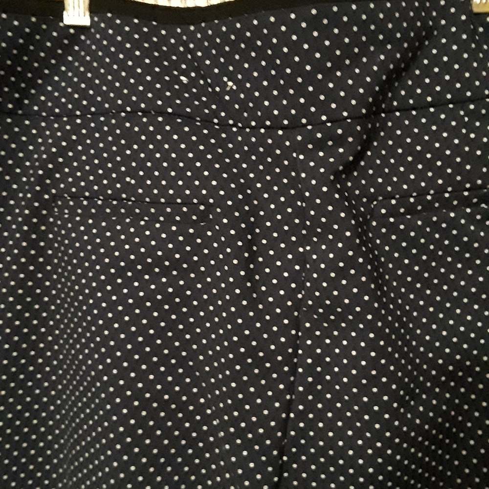 Super cute polka dot pants! - Picture 4 of 6